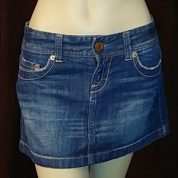 American Eagle Outfitters Distressed Mini Skirt - Picture 2 of 6